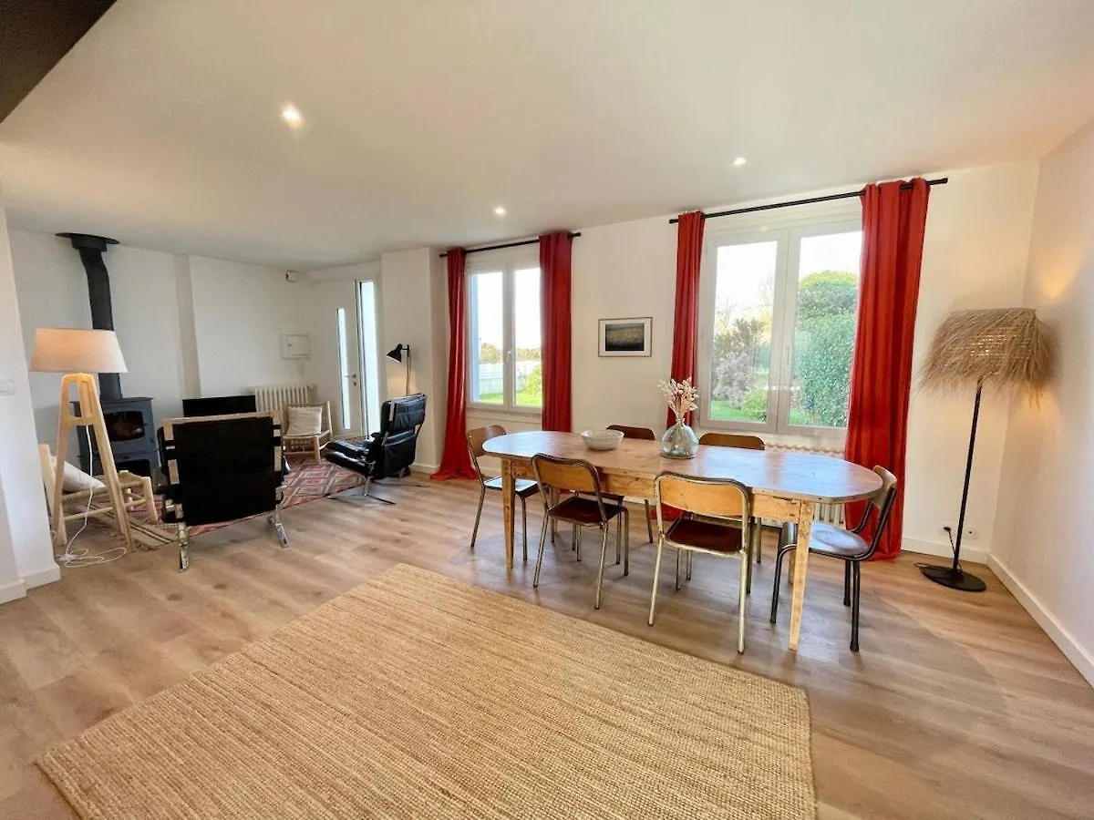 Holiday home Kerlud, Maison Avec Garden Locmariaquer